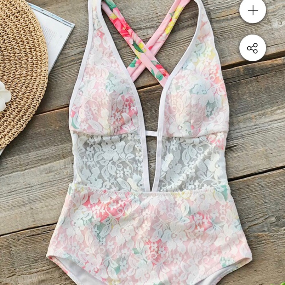 CUPSHE one piece white medium swimsuit